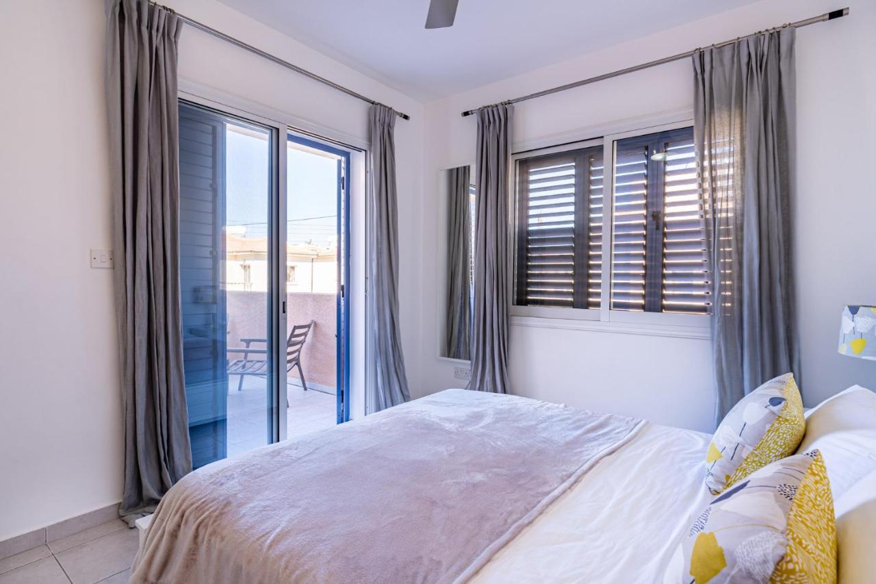 Summer Breeze Holiday Apartment With Pool パ フォス エクステリア 写真