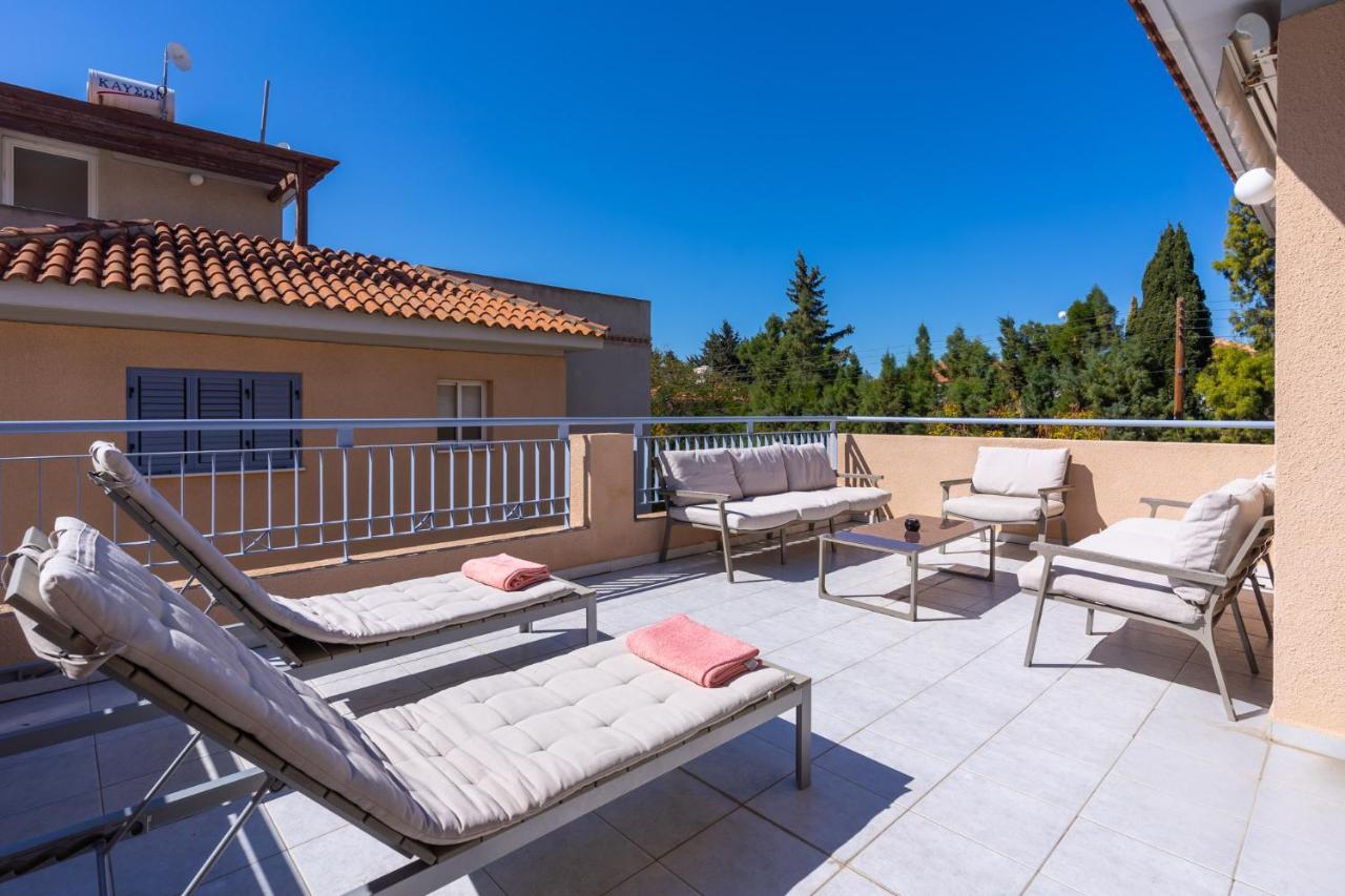 Summer Breeze Holiday Apartment With Pool パ フォス エクステリア 写真